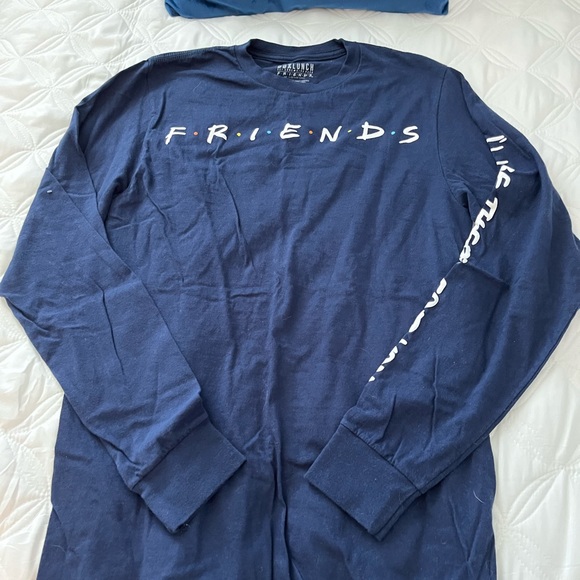Friends Tee Shirt - Picture 1 of 4